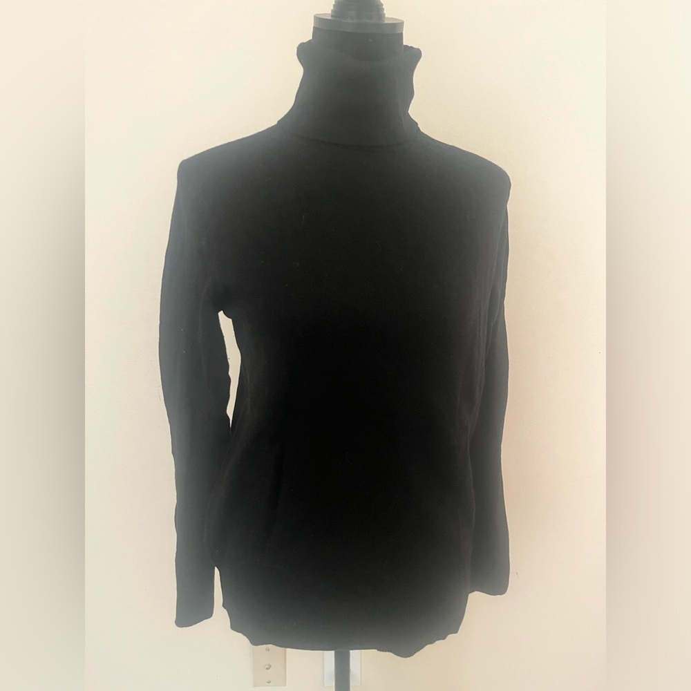 Women’s Gap size M black turtleneck knit sweater with seam down the back - Picture 1 of 4